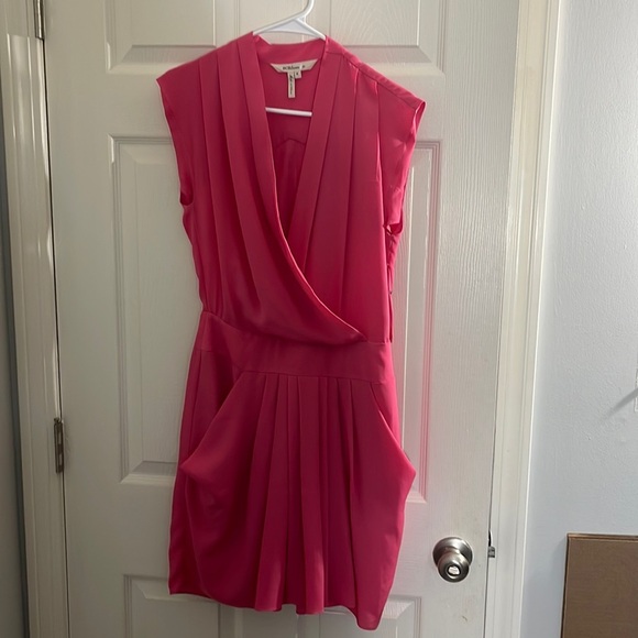BCBGeneration Dresses & Skirts - BCBGeneration Women's sleeveless pocket dress, size 6